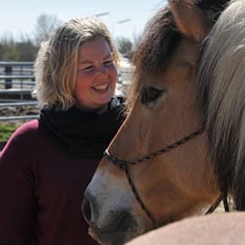 Andrea Jülich mit Tigger