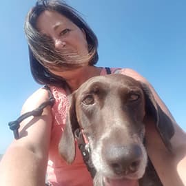 Astrid Krauss mit Hund Karla